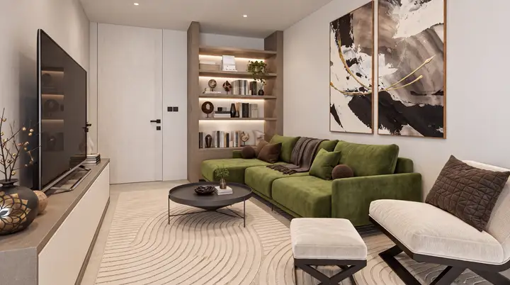 Wohnraum mit grünem Sofa, Sesseln und eingebautem Regal